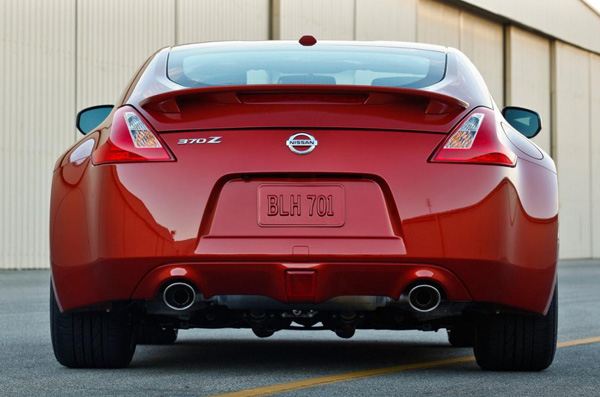 Nissan показал фото обновленного 370Z для Европы 