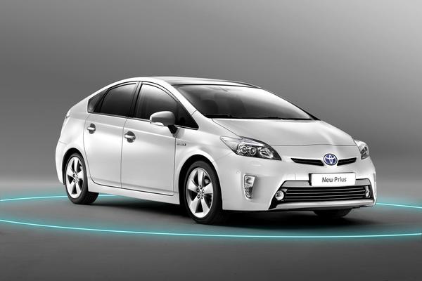 Toyota добавит 21 гибридную модель к 2015 году