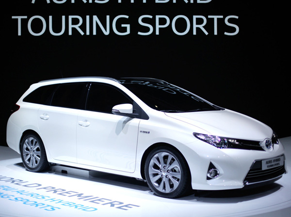 Toyota Auris Touring Sports Hybrid - новинка Парижа