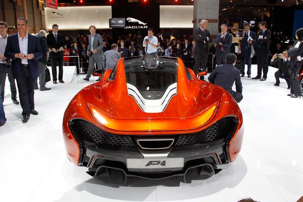 McLaren привез в Париж свой новый концепт Р1