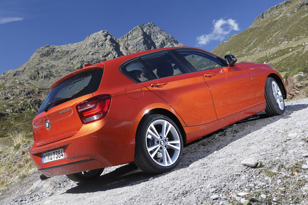 Стали известны рублевые цены BMW 1-Series xDrive