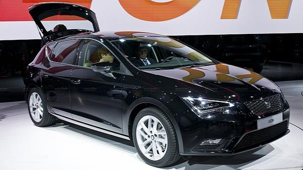 На выставке в Париже назвали цену SEAT Leon 2013