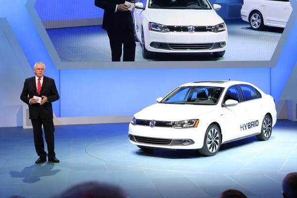 Volkswagen озвучил цены на гибридную версию Jetta