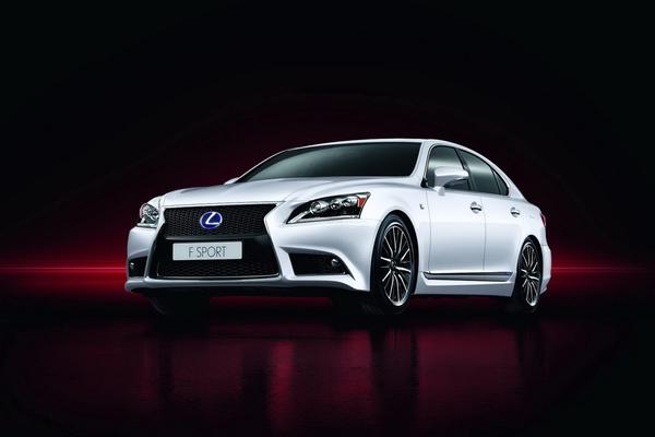 Lexus объявил цены на флагманский седан LS 2013