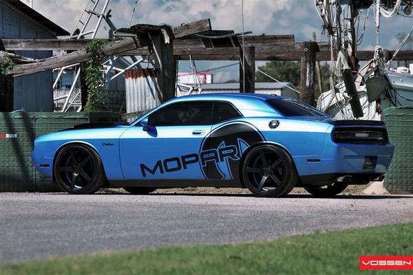 Mopar снабдил Dodge Challenger оптикой от Oracle