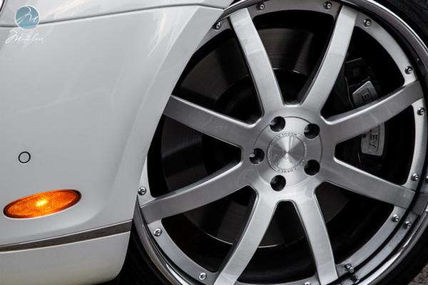 Bentley Continental GTC снабдили дисками Modulare