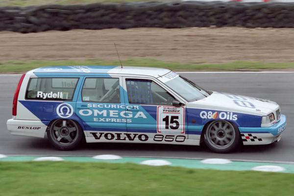 Volvo показала новый болид V60 Racing Wagon