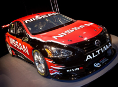 На базе Nissan Altima построили болид V8 Supercar