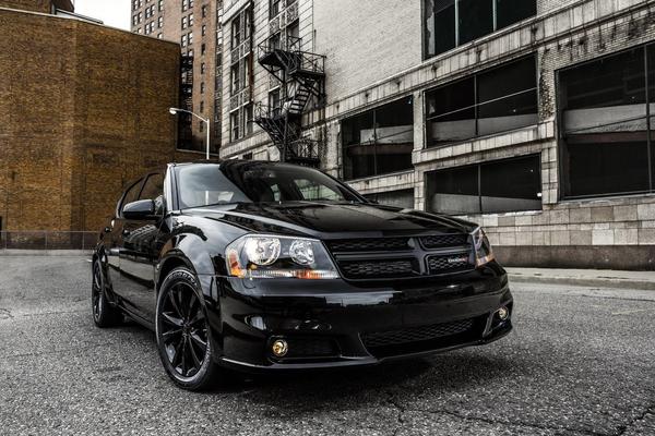 Dodge создал версию Blacktop для своих седанов