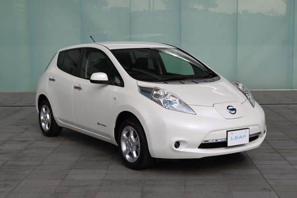 Nissan анонсировал обновленный Leaf 2013