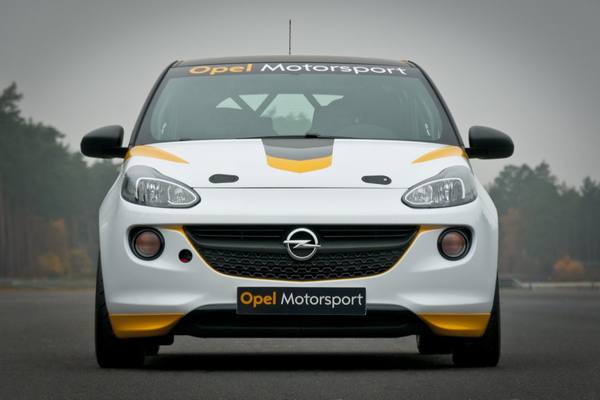 Opel Adam и Astra превратят в гоночные болиды