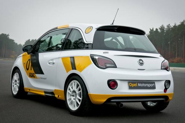 Opel Adam и Astra превратят в гоночные болиды