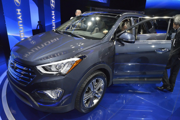 В США показали семиместный Hyundai Santa Fe 2013