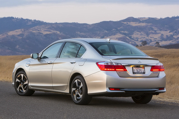 Honda Accord Plug-in Hybrid оценена в 39 780 $