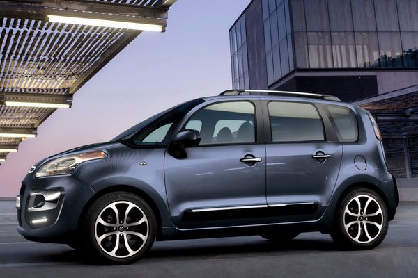 Citroen представил расценки на C3 Picasso 2013