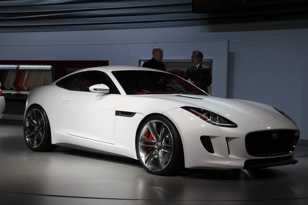 Jaguar создаст компактную модель и кроссовер