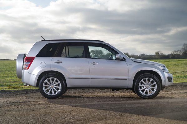 Suzuki Grand Vitara 2013 поступил в продажу 