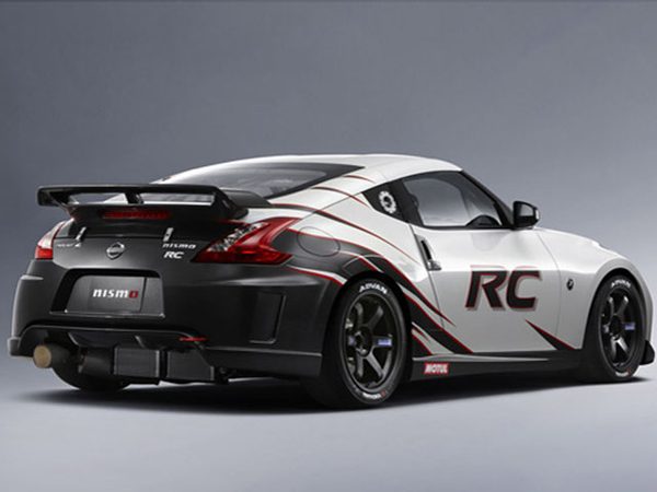 Nissan представил гоночный Nismo 370Z