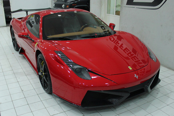 Different Car освежил дизайн Ferrari 458 Italia 