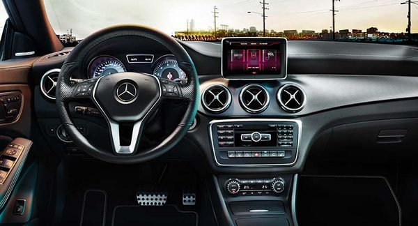 Первые официальные фото Mercedes-Benz CLA