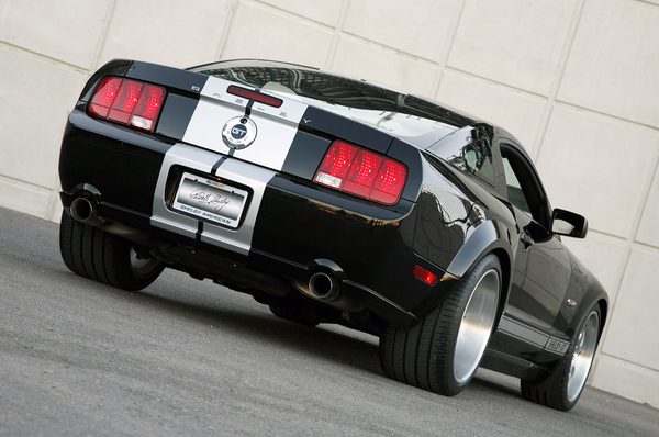 Shelby представил «обвес» для Ford Mustang 2005