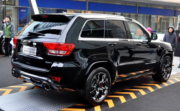 Jeep Grand Cherokee SRT8 Hyun Black Edition