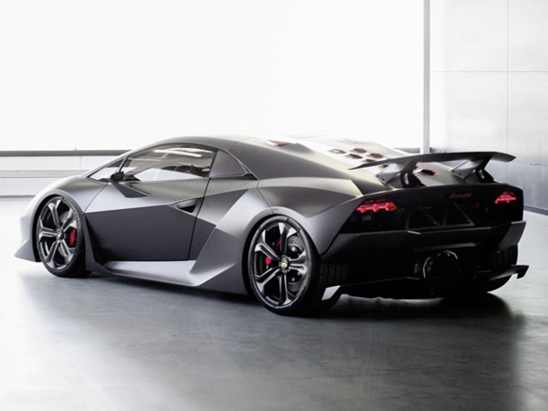 Lamborghini начала сборку суперкара Sesto Elemento