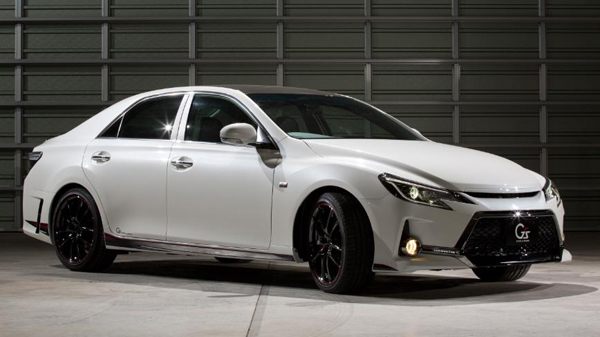 Toyota Mark X G Sports Carbon Roof Concept