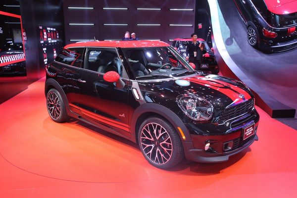 MINI назвал цены на «заряженный» Paceman JCW