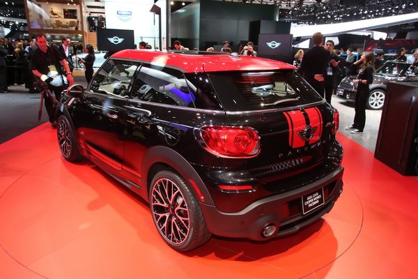 MINI назвал цены на «заряженный» Paceman JCW