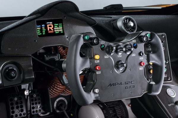 McLaren представил обновленный болид MP4-12C GT3