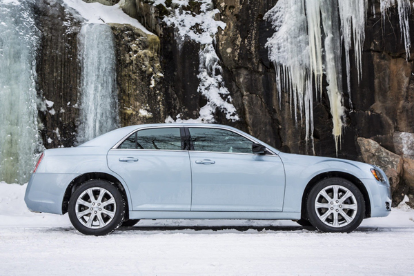 Chrysler 300 Glacier Edition оценили в 36 845$ 