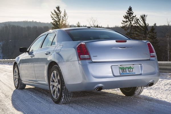 Chrysler 300 Glacier Edition оценили в 36 845$ 