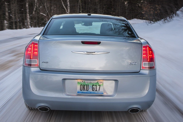 Chrysler 300 Glacier Edition оценили в 36 845$ 