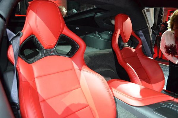Первый Chevrolet Corvette C7 продан за 1 050 000$