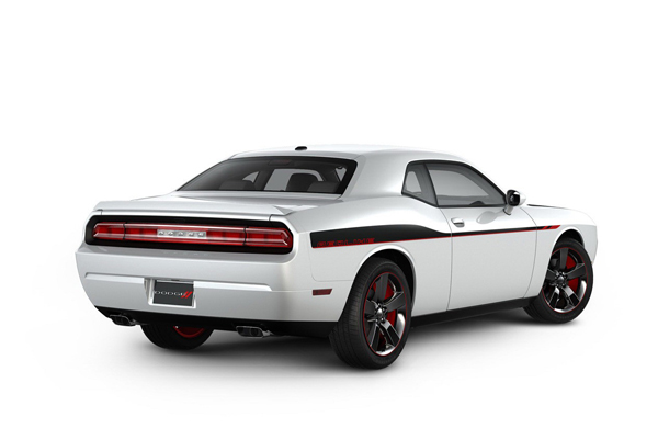 В Чикаго покажут Dodge Challenger R/T Redline 