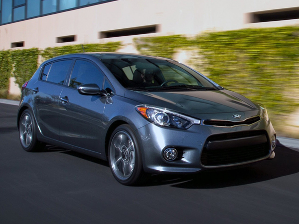 Первые снимки хэтчбека Kia Forte 2014 