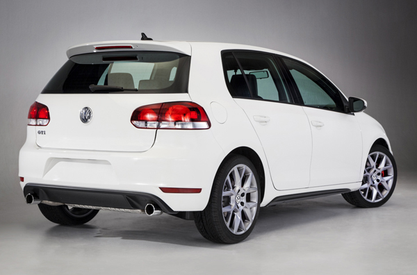 Volkswagen Golf GTI Wolfsburg и Driver's Edition