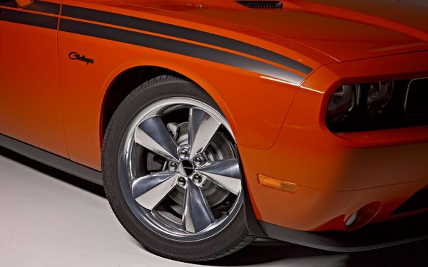 Dodge Challenger получил два новых цвета 