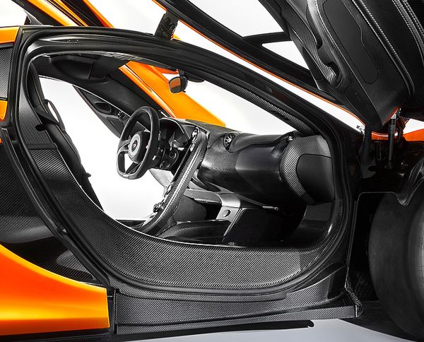 McLaren показал интерьер будущего суперкара P1