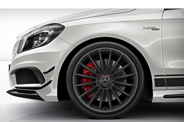 Mercedes-Benz А45 AMG Edition 1 покажут в Женеве