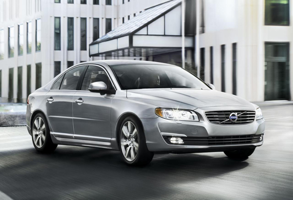 Volvo анонсировал обновленные V70, XC70 и S80 