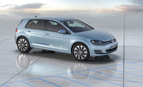 Volkswagen анонсировал гибридный Golf 2014