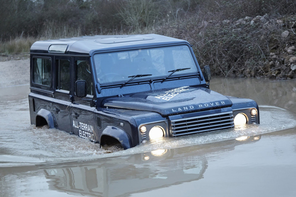 Land Rover построил электрический джип Defender