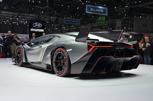 Lamborghini оценил суперкар Veneno в 3 000 000$ 