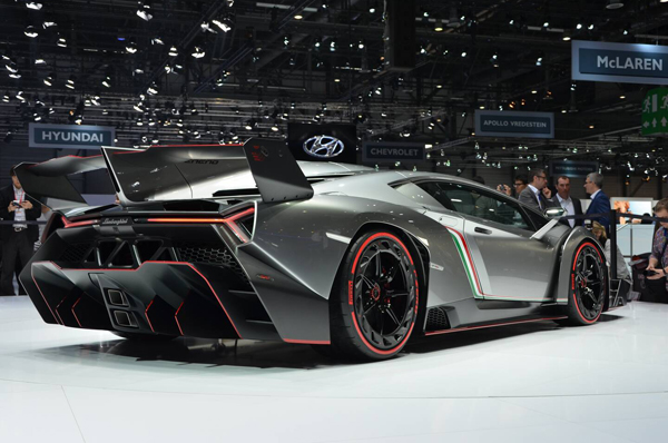 Lamborghini оценил суперкар Veneno в 3 000 000$ 