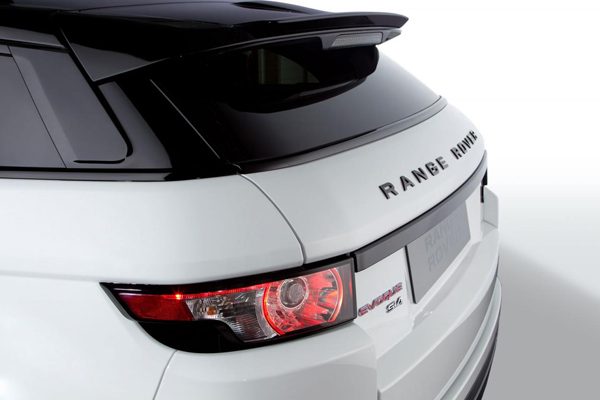 Range Rover представил Evoque Black Pack