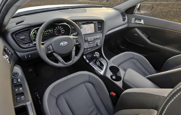 Kia представила обновленный Optima Hybrid 2013