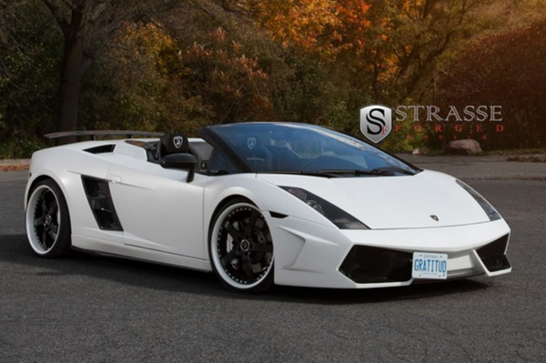 Lamborghini Gallardo с дисками Strasse CF S5