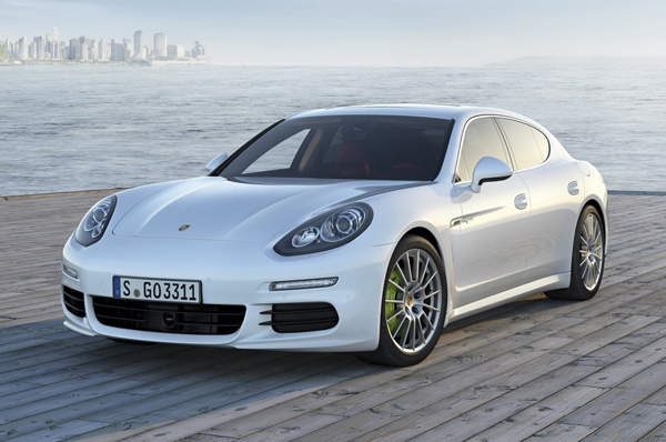 Porsche Panamera 2014 - первые сведения и фото